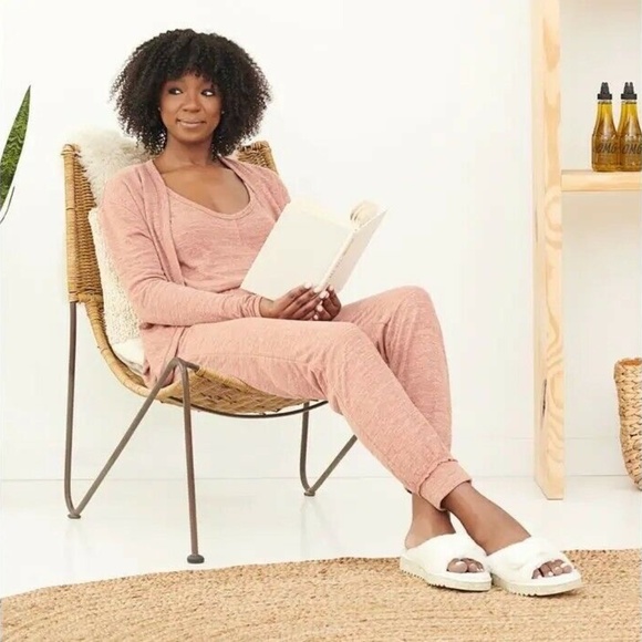 NEW Dr. Scholl’s Staycay OG Faux Fur Buckle Sandals WHITE TOFU NIB FAUX COMFY - Picture 2 of 4